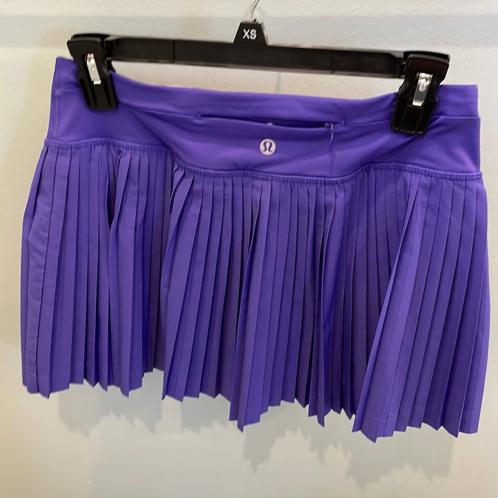 Lululemon Pleat Street